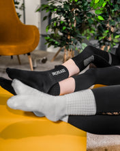 Lade das Bild in den Galerie-Viewer, BLACK Poodle Socks