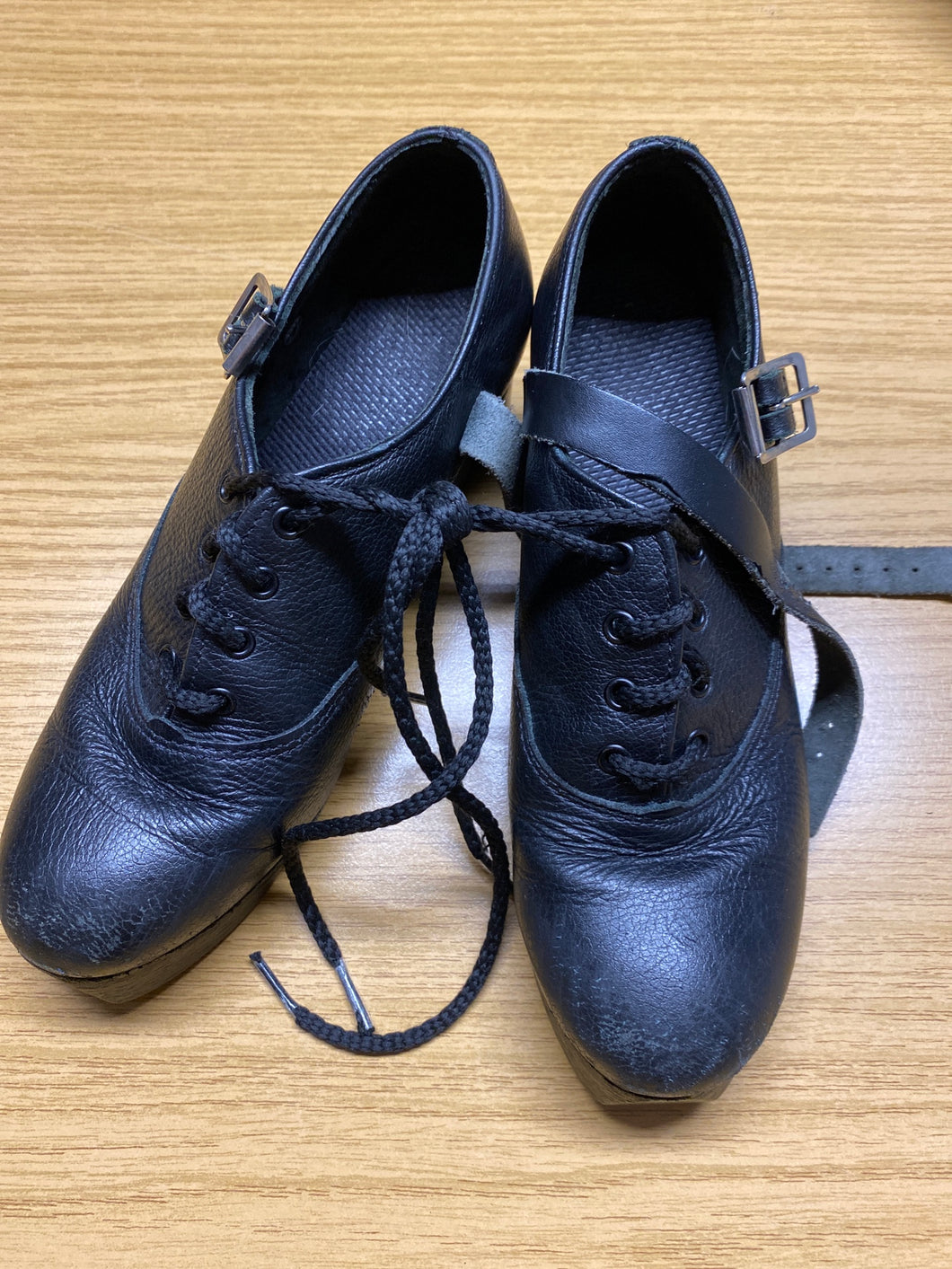 Antonio Pacelli Hardshoes Essential // Size 35 ; 2,5 // Condition: Very used // Nr. 66